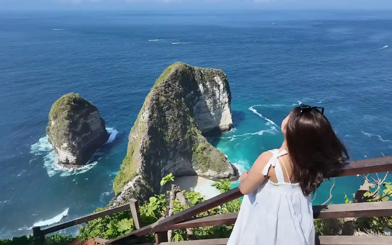 Kelingking Beach cliff viewpoint, Nusa Penida