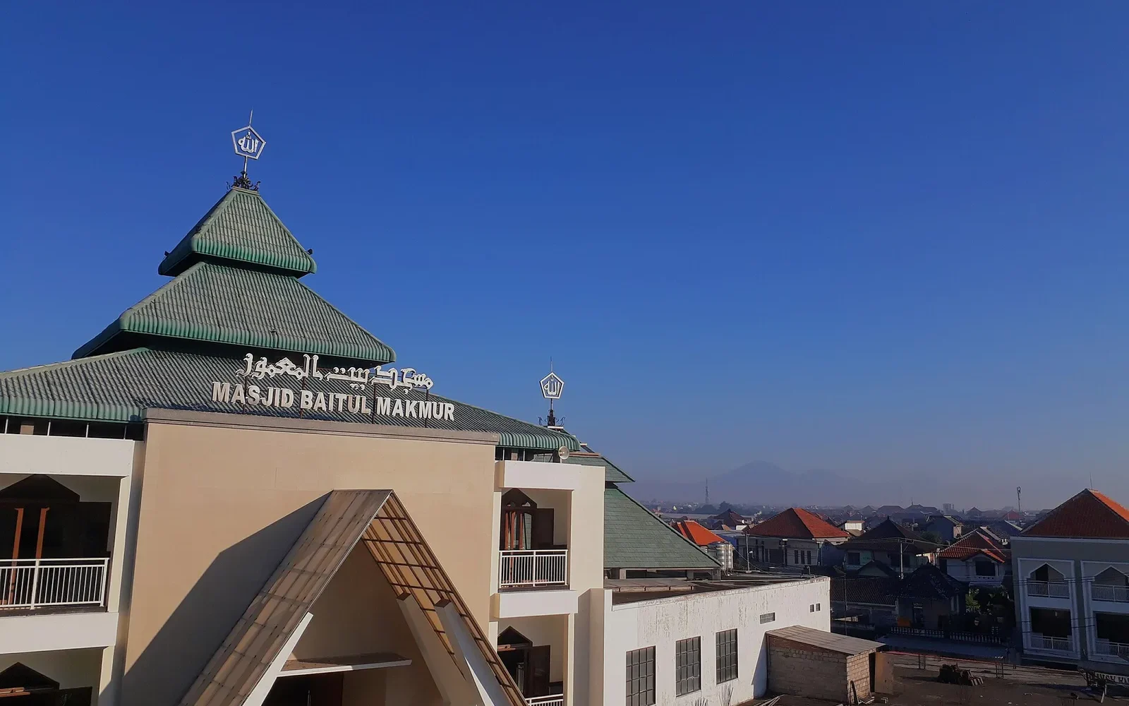 Masjid Baitul Makmur mosque in Denpasar, Bali