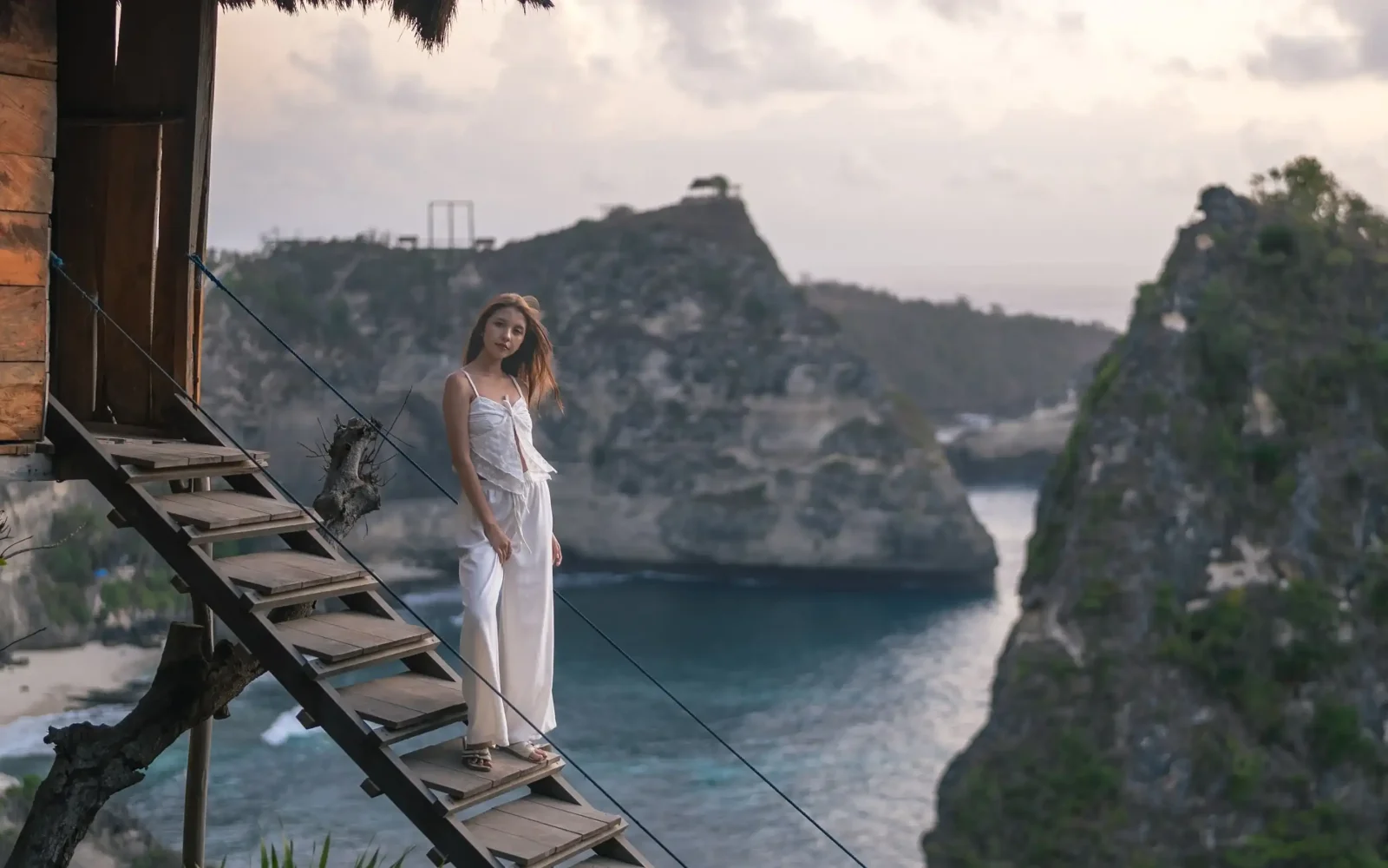 Tree house viewpoint overlooking Nusa Penida coast